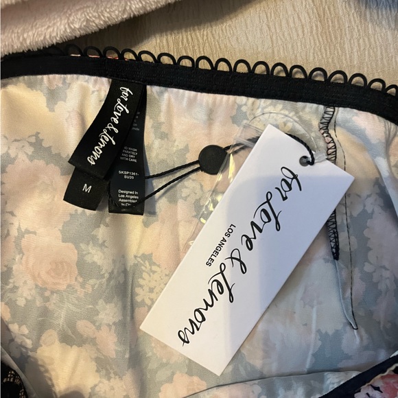 NWT For Love and Lemons Black Floral Gardenia Skirt - size Medium - Picture 4 of 4